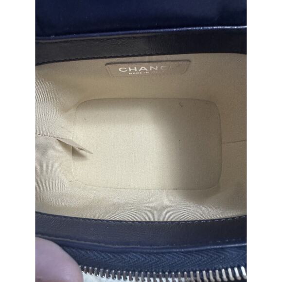 Authenticated Chanel Vanity Wicker Bag – Excellent Condition Rare Navy Blue - Picture 5 of 11